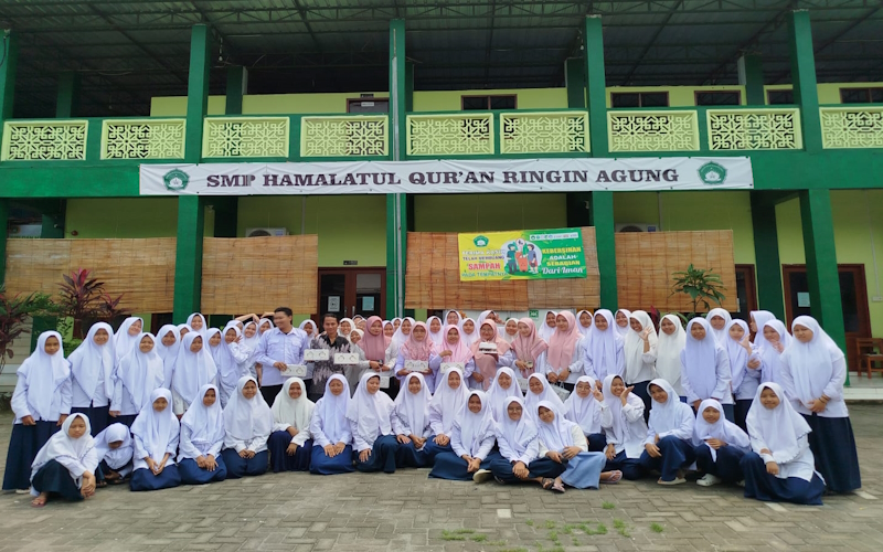 Siswa SMP HAMALATUL QUR AN 